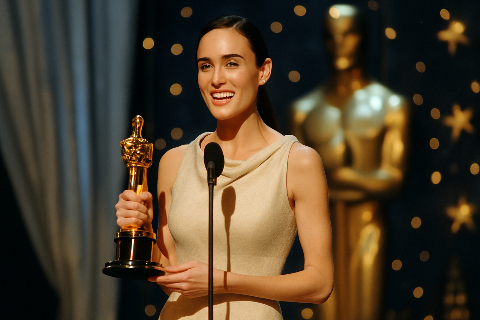 Jennifer Connelly accepting Oscar in 2002 - jennifer connelly Jennifer Connelly accepting Oscar in 2002 - jennifer connelly