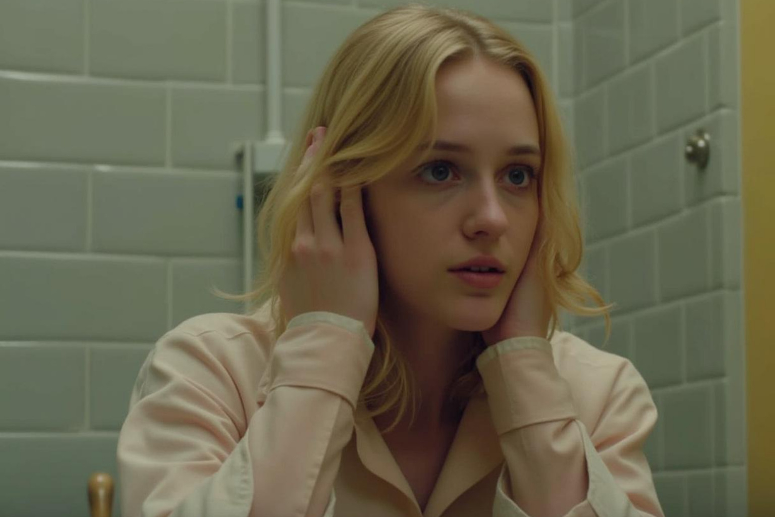 Maika Monroe in It Follows - maika monroe