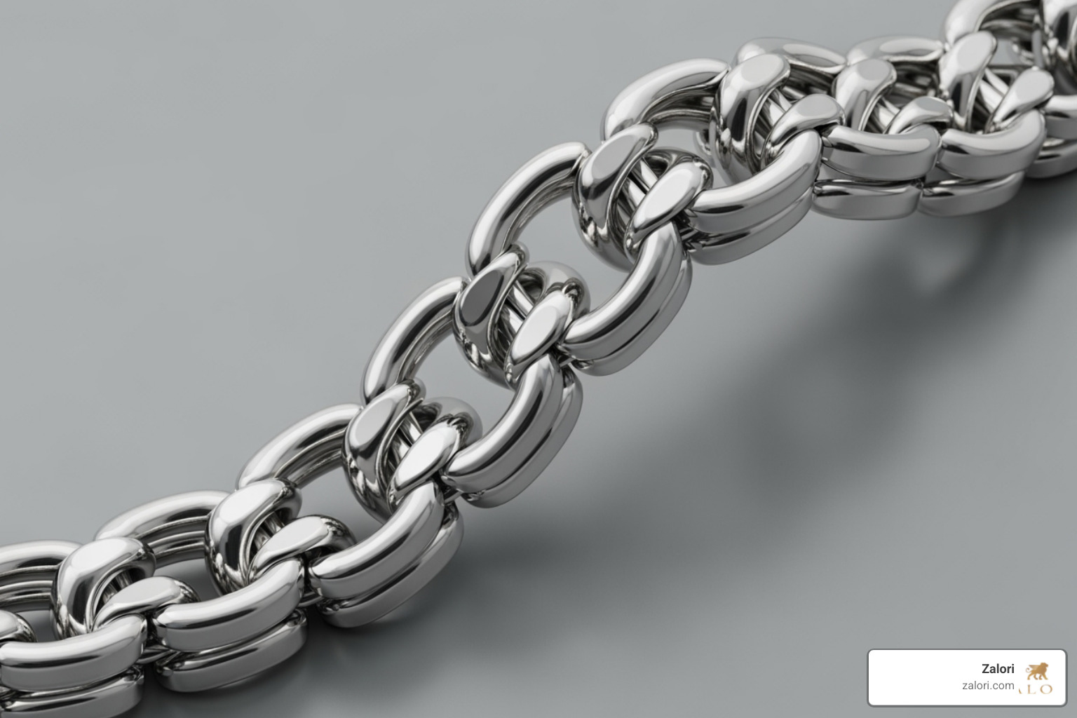 A detailed close-up of a Zalori sterling silver chain bracelet - fine silver bracelet A detailed close-up of a Zalori sterling silver chain bracelet - fine silver bracelet