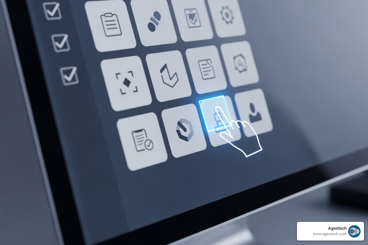 Checklist graphic highlighting key software features - insurance claims analytics software