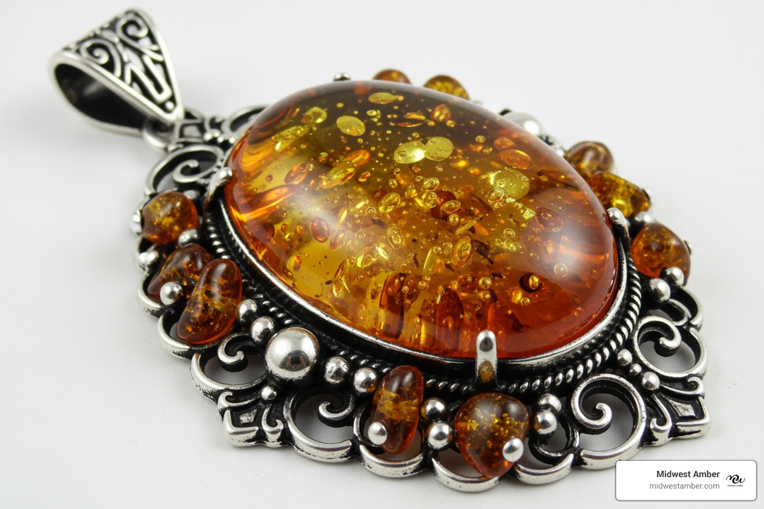 Antique-style amber jewelry piece - polish amber rings