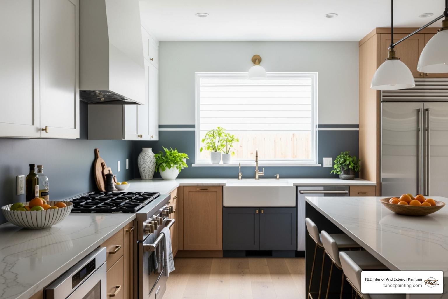 kitchen with a stylish two-tone wall - Kitchen wall painting