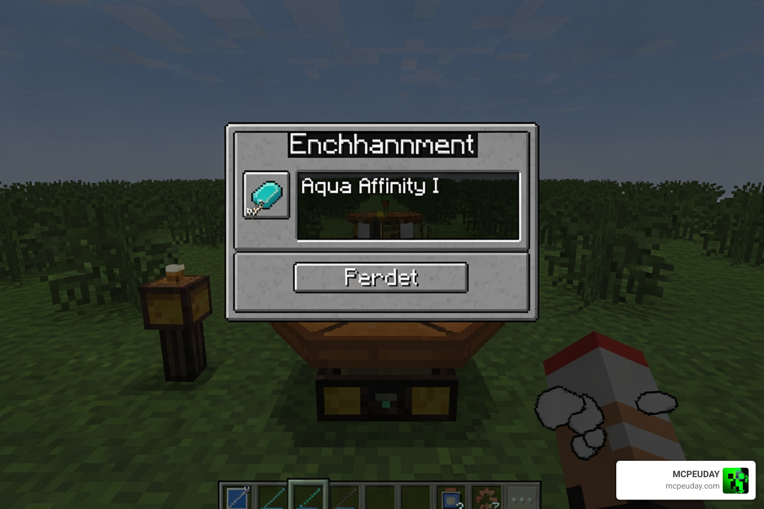 A player looking at an Aqua Affinity I enchantment option in an enchanting table interface