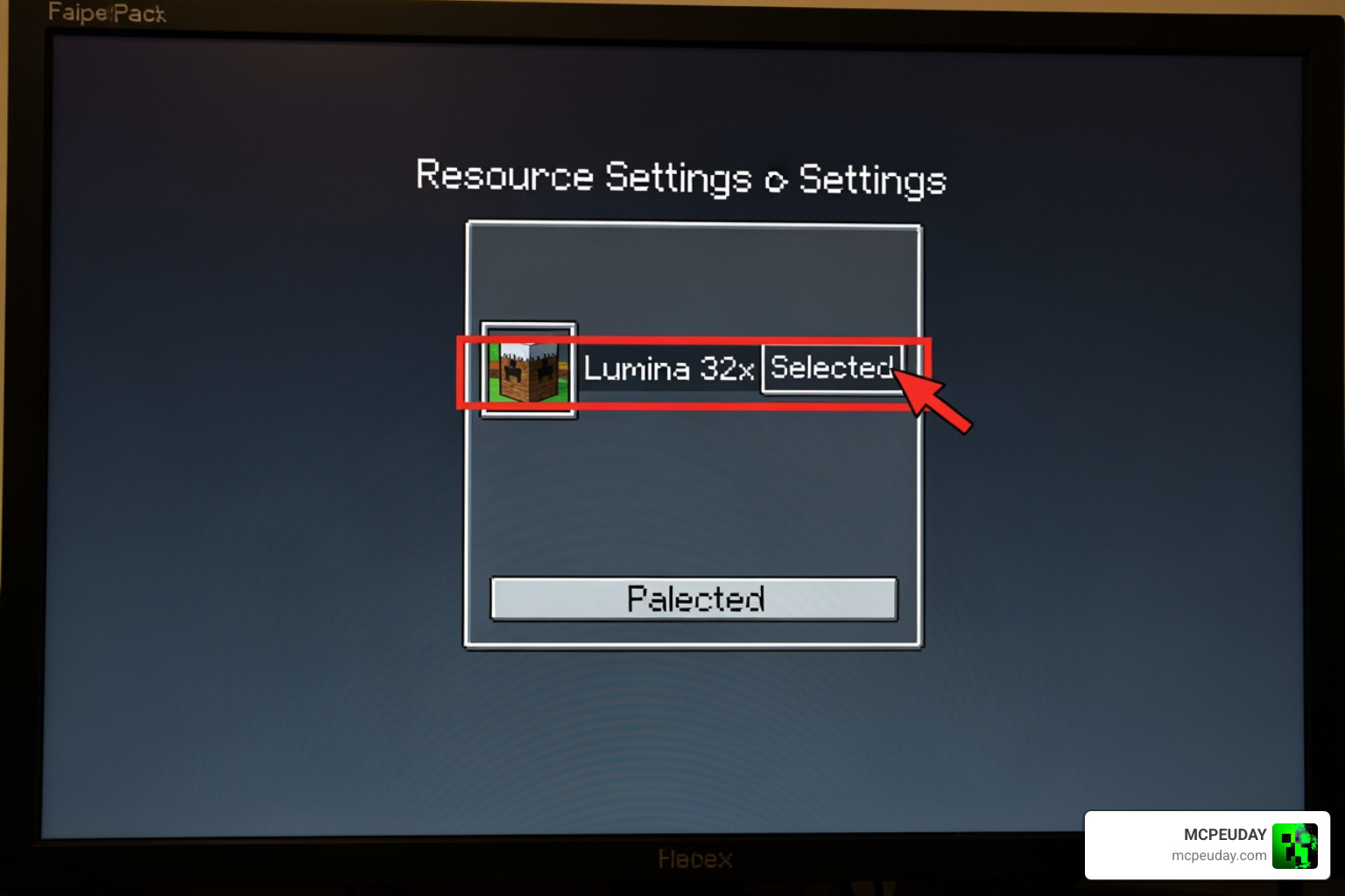 Minecraft resource pack settings menu showing activation of Lumina 32x