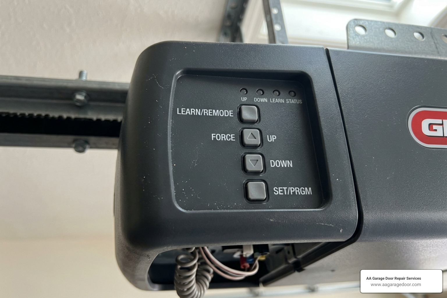 Genie motor head programming buttons and LED indicators Genie motor head programming buttons and LED indicators