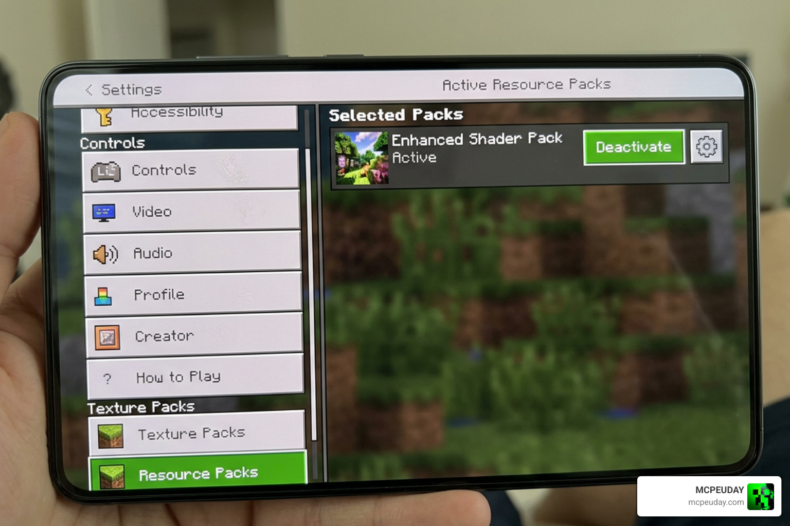 Step-by-step installation guide for MCPE shaders