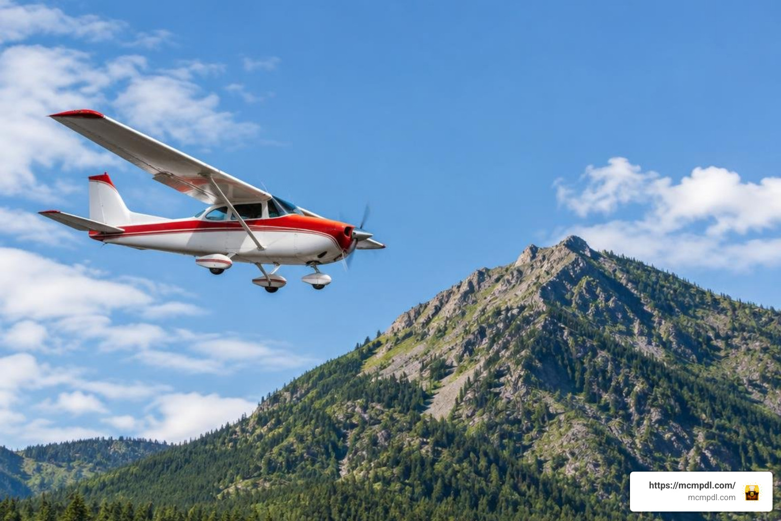 Free airplane addon flying near a mountain Free airplane addon flying near a mountain