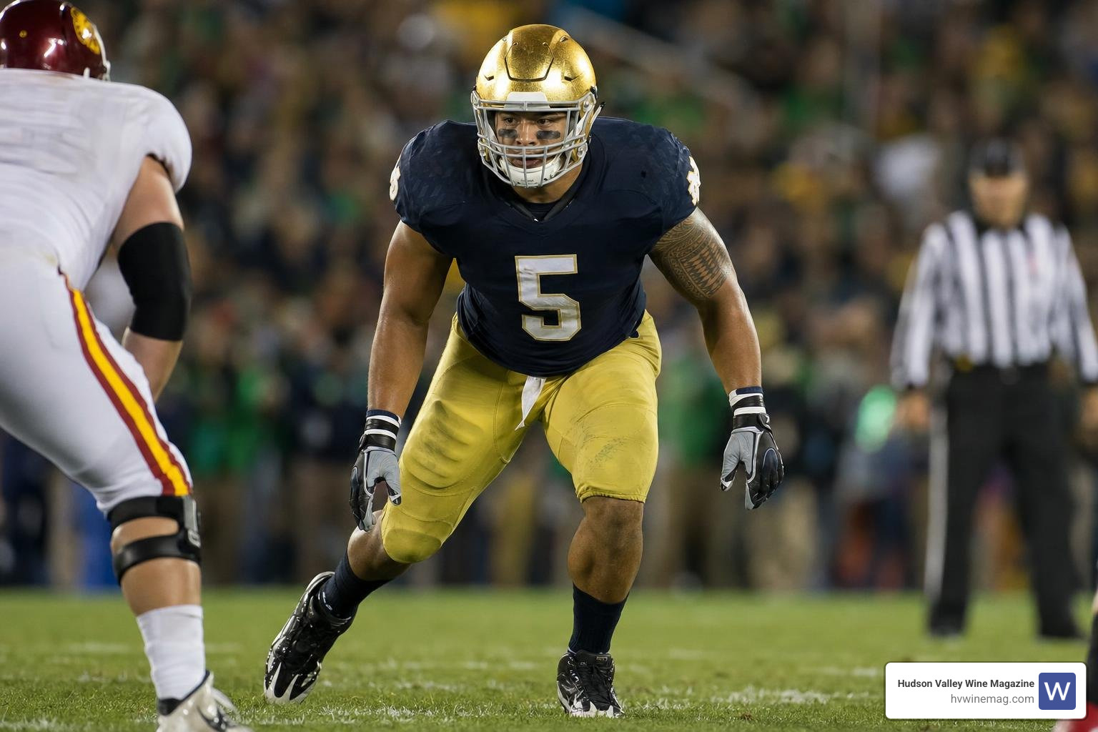 Manti Te'o playing linebacker for the Notre Dame Fighting Irish Manti Te'o playing linebacker for the Notre Dame Fighting Irish